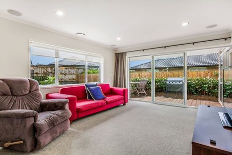 Photo of property in 37 Capriana Drive, Karaka, Papakura, 2113