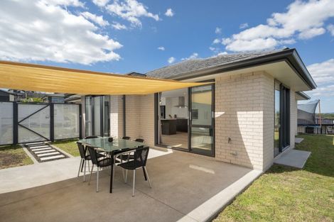Photo of property in 4 Oyster Place, Omokoroa, 3114