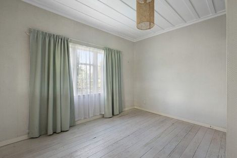 Photo of property in 12 Riverbank Road, Paeroa, 3600