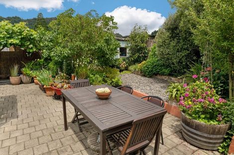 Photo of property in 35 York Street, Picton, 7220