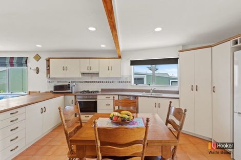 Photo of property in 31 Ocean View Road, Waihi Beach, 3611