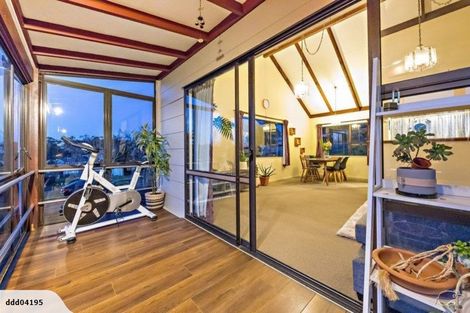 Photo of property in 17 Banyan Drive, Totara Heights, Auckland, 2105