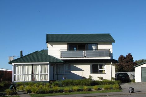 Photo of property in 9 Lomax Place, Islington, Christchurch, 8042