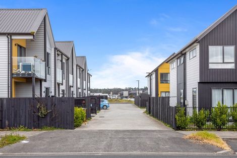 Photo of property in 75 Papatupu Way, Kumeu, 0810