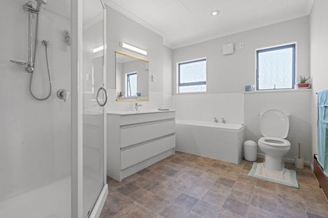 Photo of property in 35 Burn Street, Levin, 5510