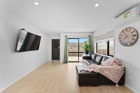 Photo of property in 222c Pakuranga Road, Pakuranga Heights, Auckland, 2010