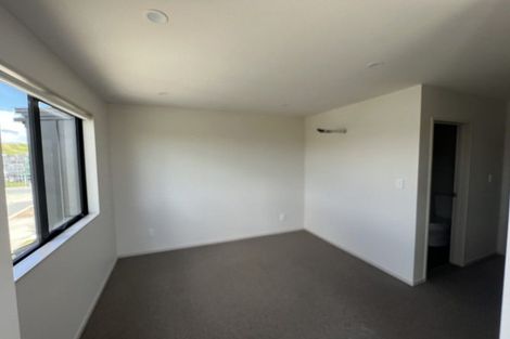 Photo of property in 13 Longshore Drive, Long Bay, Auckland, 0630