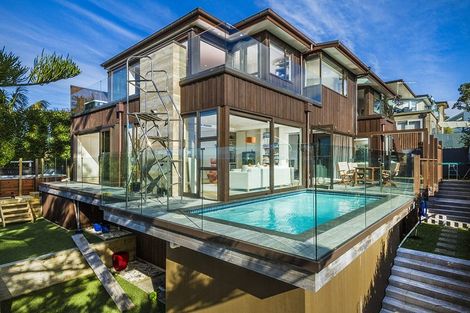 Photo of property in 5a Bournemouth Terrace, Murrays Bay, Auckland, 0630