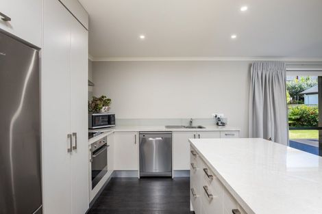 Photo of property in 38 Fernbrook Drive, Hurworth, New Plymouth, 4310