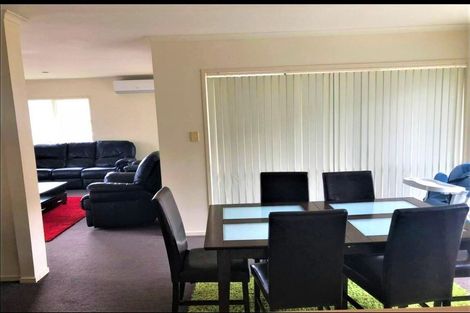 Photo of property in 48 San Marino Drive West, Henderson, Auckland, 0612