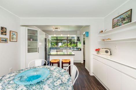 Photo of property in 81 Nimmo Avenue East, Waikanae, 5036