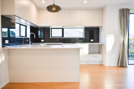 Photo of property in 26a Holland Avenue, Point England, Auckland, 1072