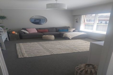 Photo of property in 2/766 Beach Road, Browns Bay, Auckland, 0630