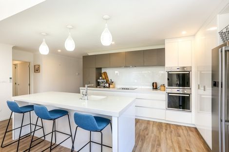 Photo of property in 2a Portland Drive, Highlands Park, New Plymouth, 4312