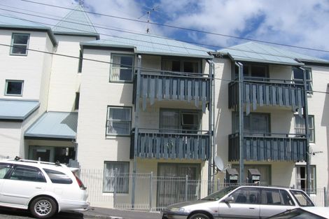 Photo of property in 40-42 Queen Street, Mount Victoria, Wellington, 6011