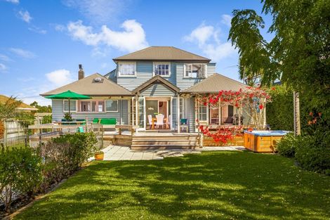 Photo of property in 34 Norwood Road, Bayswater, Auckland, 0622