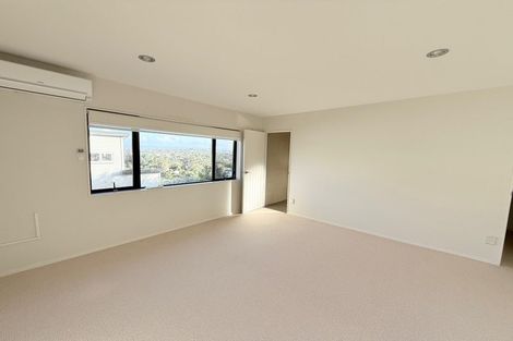 Photo of property in 137 Luckens Road, West Harbour, Auckland, 0618