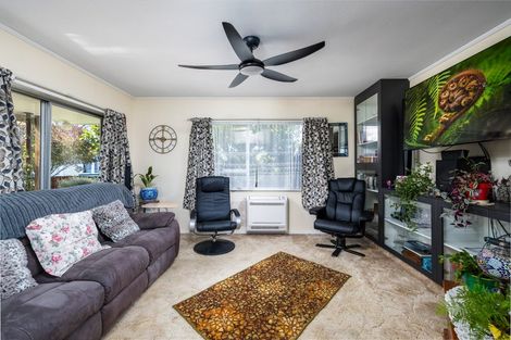 Photo of property in 16 Studholme Street, Waimate, 7924