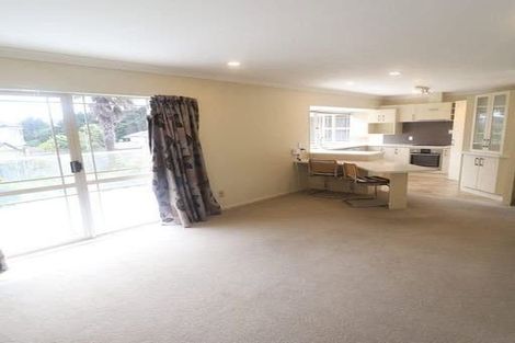 Photo of property in 6 Silkwood Grove, Totara Heights, Auckland, 2105