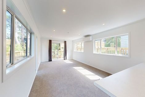Photo of property in 3 Dunmail Way, Newlands, Wellington, 6037