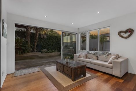 Photo of property in 29a Peter Terrace, Castor Bay, Auckland, 0620