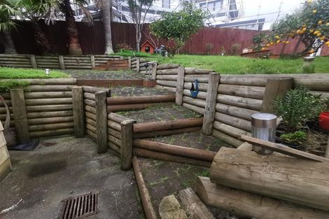 Photo of property in 17 Palmetto Place, Goodwood Heights, Auckland, 2105