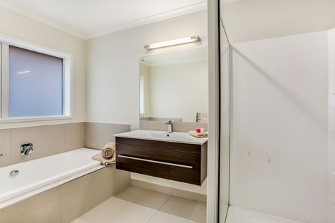 Photo of property in 37 Capriana Drive, Karaka, Papakura, 2113