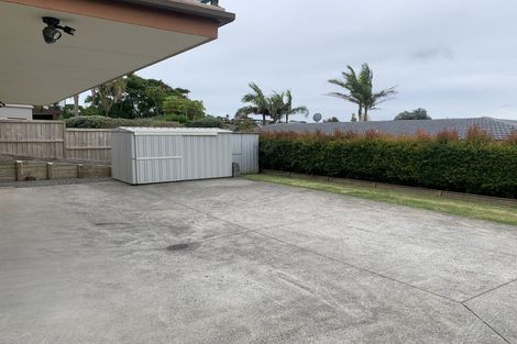 Photo of property in 2a Castleton Drive, Howick, Auckland, 2014