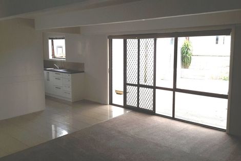 Photo of property in 12 Ronald Place, Manurewa, Auckland, 2102