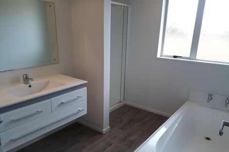 Photo of property in 5 Walton Street, Bulls, 4818