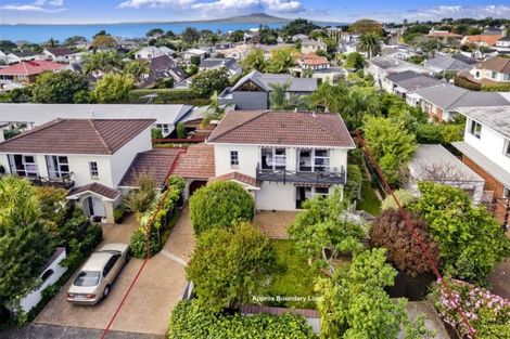 Photo of property in 1/4 Frater Avenue, Milford, Auckland, 0620