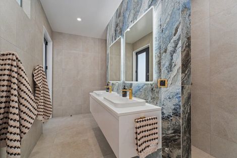 Photo of property in 8 Sara Way, Whitianga, 3510