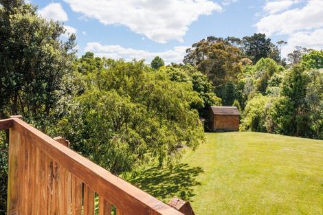 Photo of property in 9 Hillgrove Place, Fitzherbert, Palmerston North, 4410