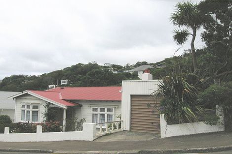 Photo of property in 2 Moffitt Street, Vogeltown, Wellington, 6021