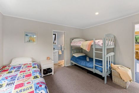 Photo of property in 7 James Street, Waikawa Beach, Manakau, 5573