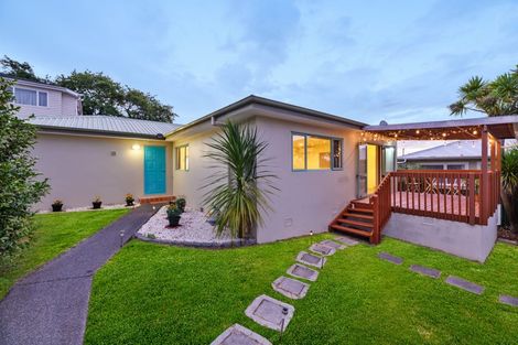 Photo of property in 2/8 Adriatic Avenue, Henderson, Auckland, 0612