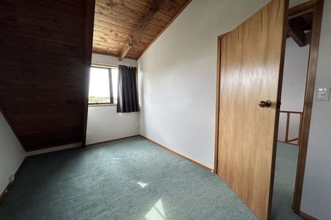 Photo of property in 14a Chablis Place, Henderson, Auckland, 0612