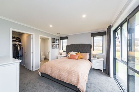 Photo of property in 202 Pacific Drive, Fitzherbert, Palmerston North, 4410