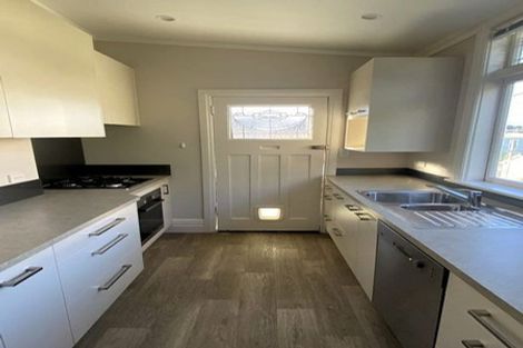 Photo of property in 131 Wallace Street, Mount Cook, Wellington, 6021