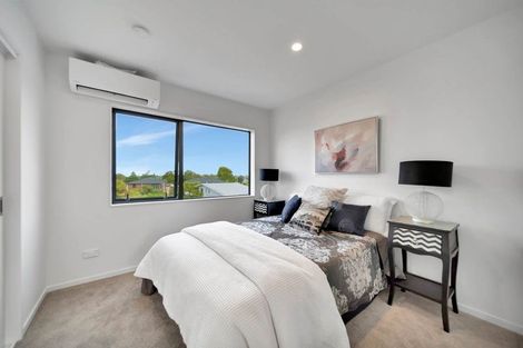 Photo of property in 723d Massey Road, Mangere, Auckland, 2022