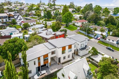 Photo of property in 43c Fitzherbert Avenue, West Harbour, Auckland, 0618