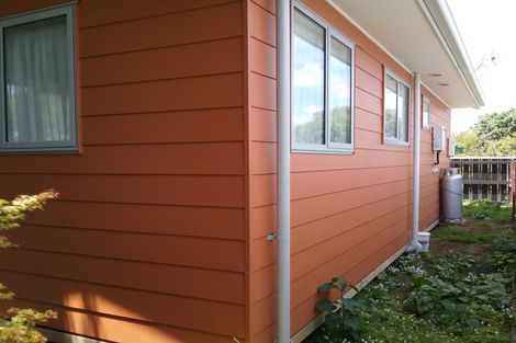 Photo of property in 10 Ngarue Place, Waitara, 4320