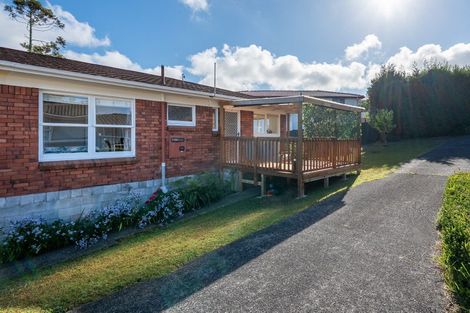 Photo of property in 28a Sunnynook Road, Sunnynook, Auckland, 0620
