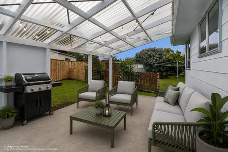 Photo of property in 10 Gannet Place, One Tree Point, 0118
