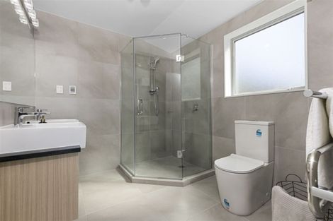 Photo of property in 5 Korari Way, Unsworth Heights, Auckland, 0632