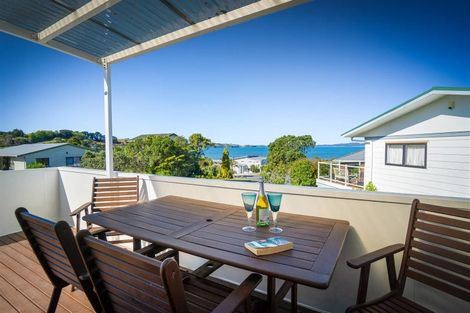 Photo of property in 6 Merehai Place, Snells Beach, 0920