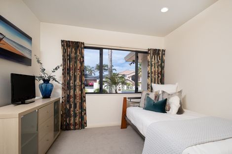 Photo of property in 5 Kahala Place, West Harbour, Auckland, 0618