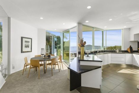 Photo of property in 2/9 The Esplanade, Castor Bay, Auckland, 0620