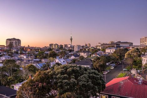 Photo of property in 405/246 Khyber Pass Road, Grafton, Auckland, 1023