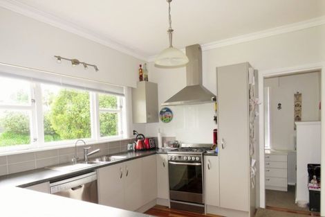 Photo of property in 2 Highbury Drive, Levin, 5510